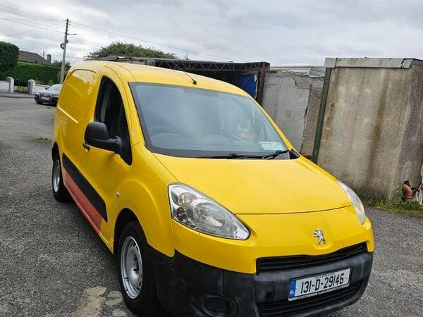 Peugeot Partner MPV, Diesel, 2013, White