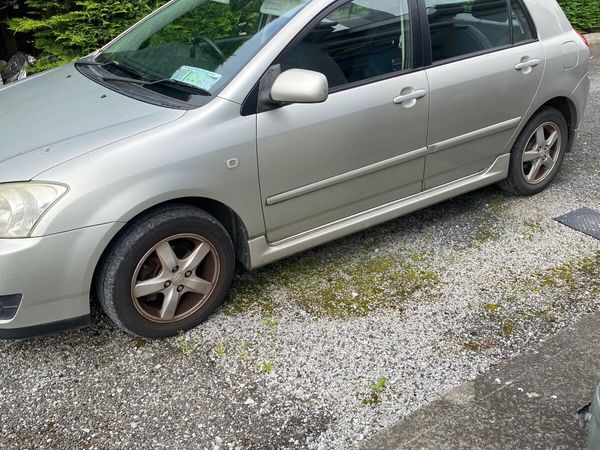 Toyota Corolla Hatchback, Petrol, 2005, Silver