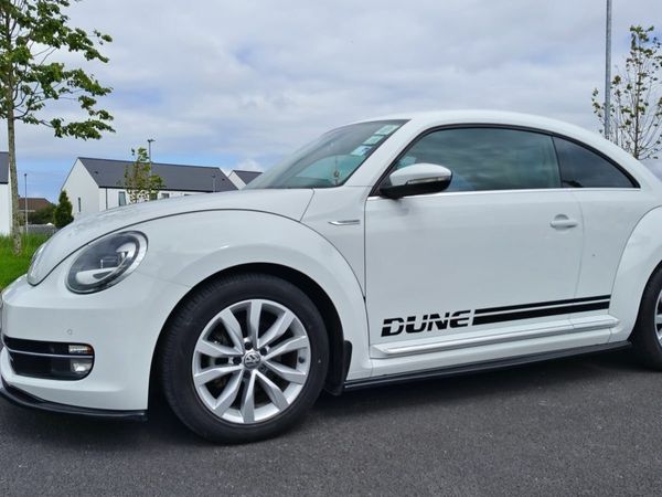 Volkswagen Beetle Hatchback, Petrol, 2015, White