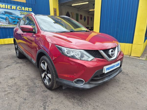 Nissan Qashqai SUV, Petrol, 2015, Red