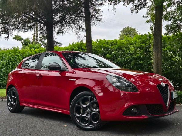 Alfa Romeo Giulietta Hatchback, Diesel, 2017, Red