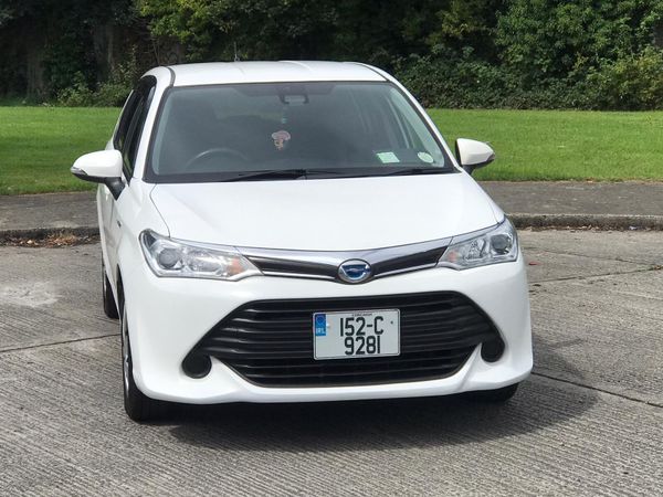 Toyota Corolla Estate, Petrol Hybrid, 2015, White