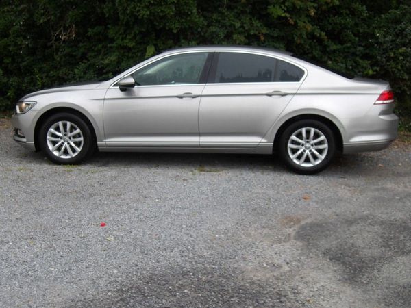 Volkswagen Passat Saloon, Diesel, 2017, Grey