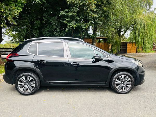 Peugeot 2008 Hatchback, Petrol, 2017, Black