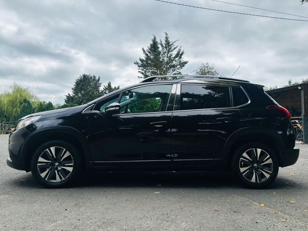 Peugeot 2008 Hatchback, Petrol, 2017, Black
