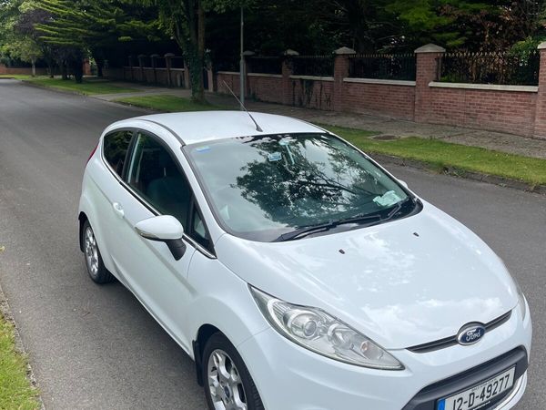 Ford Fiesta Hatchback, Petrol, 2012, White