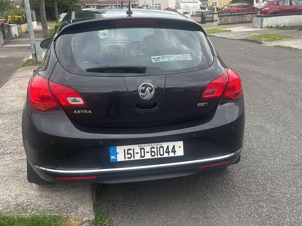 Vauxhall Astra Hatchback, Diesel, 2015, Black