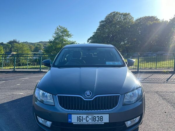 Skoda Octavia Saloon, Diesel, 2016, Grey