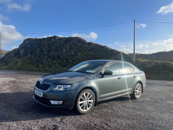 Skoda Octavia Saloon, Diesel, 2016, Grey