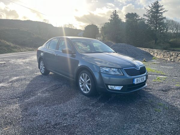 Skoda Octavia Saloon, Diesel, 2016, Grey