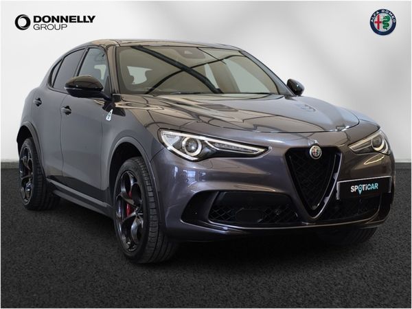 Alfa Romeo Stelvio Estate, Petrol, 2022, 