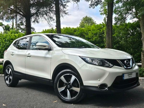 Nissan Qashqai Hatchback, Diesel, 2015, White