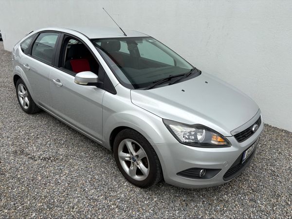 Ford Focus Hatchback, Petrol, 2009, Silver