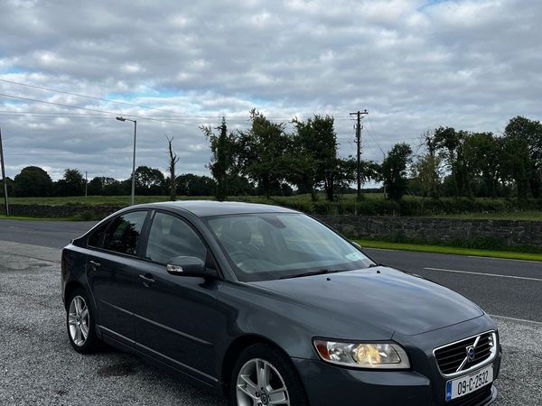 Volvo S40 Saloon, Diesel, 2009, Grey