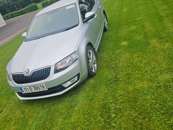 Skoda Octavia Saloon, Diesel, 2017, Grey
