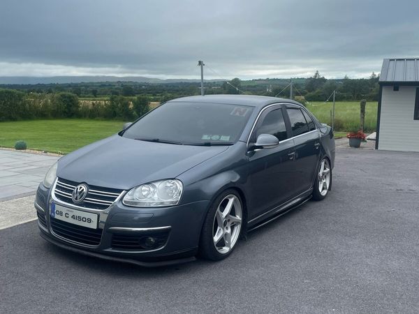 Volkswagen Jetta Saloon, Diesel, 2008, Grey