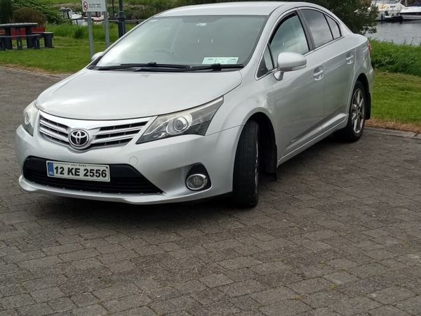 Toyota Avensis Saloon, Diesel, 2012, Silver