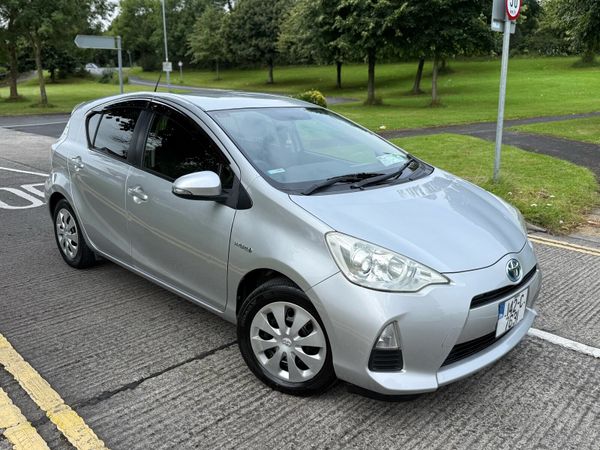 Toyota Aqua Hatchback, Petrol Hybrid, 2014, Silver