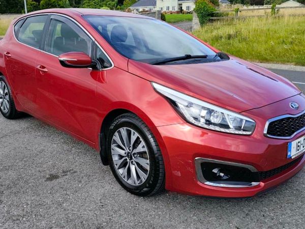 Kia Ceed Hatchback, Diesel, 2016, Red