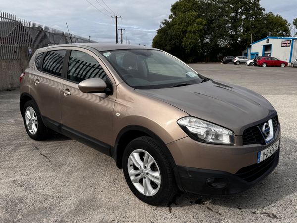 Nissan Qashqai Hatchback, Diesel, 2011, Beige
