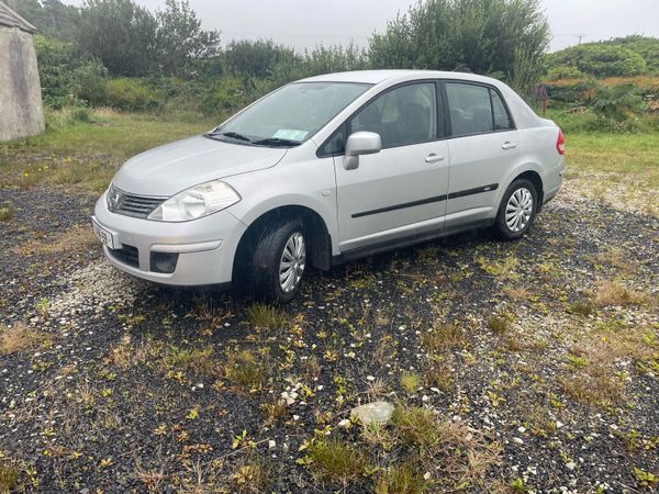 Nissan Tiida Saloon, Diesel, 2011, Silver