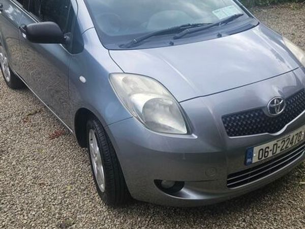 Toyota Yaris Hatchback, Petrol, 2006, Silver
