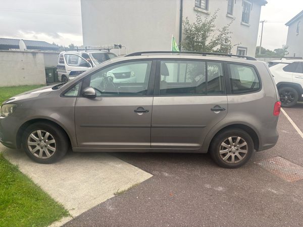 Volkswagen Touran MPV, Diesel, 2011, Grey