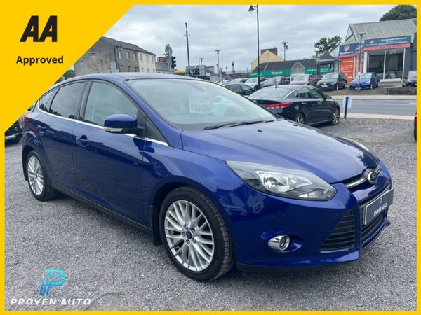 Ford Focus Hatchback, Petrol, 2014, Blue