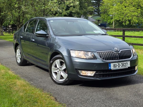 Skoda Octavia Saloon, Diesel, 2016, Grey