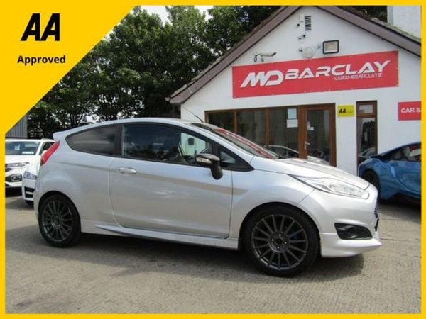 Ford Fiesta Hatchback, Petrol, 2013, Silver