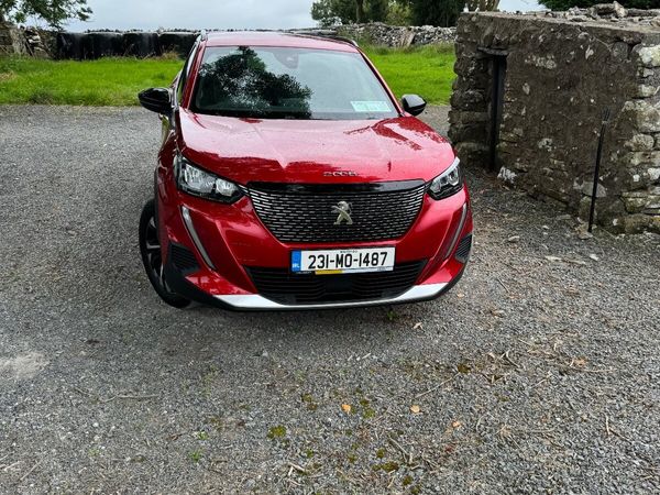 Peugeot 2008 MPV, Petrol, 2023, Red