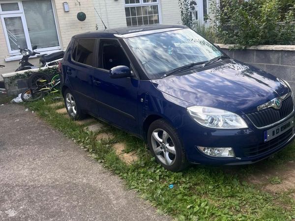 Skoda Fabia Hatchback, Petrol, 2011, Blue