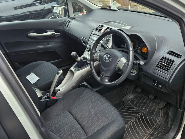 Toyota Auris Hatchback, Petrol, 2007, Silver