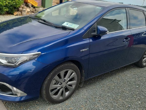 Toyota Auris Hatchback, Petrol Hybrid, 2017, Blue