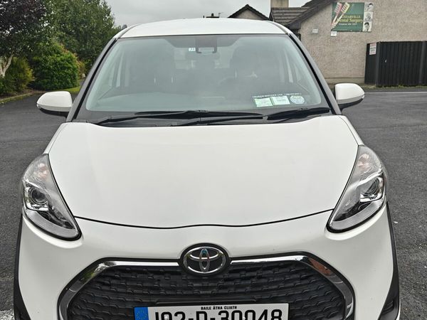 Toyota Sienta MPV, Petrol, 2019, White