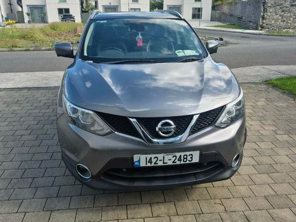 Nissan Qashqai Hatchback, Diesel, 2014, Grey