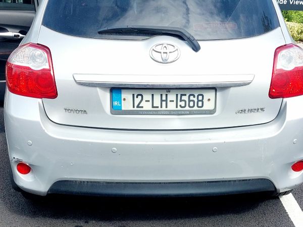 Toyota Auris Hatchback, Diesel, 2012, Silver