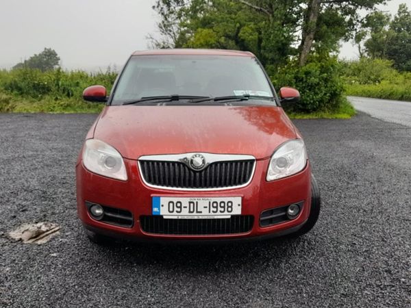 Skoda Fabia Hatchback, Petrol, 2009, Red