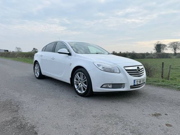 Vauxhall Insignia Hatchback, Diesel, 2012, White