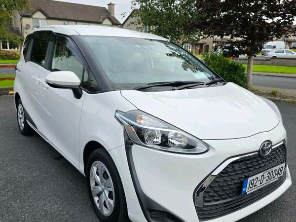 Toyota Sienta MPV, Petrol, 2019, White