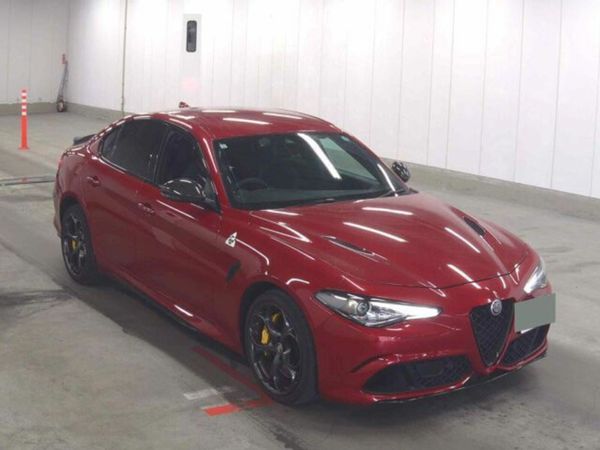 Alfa Romeo Giulia Saloon, Petrol, 2017, Red