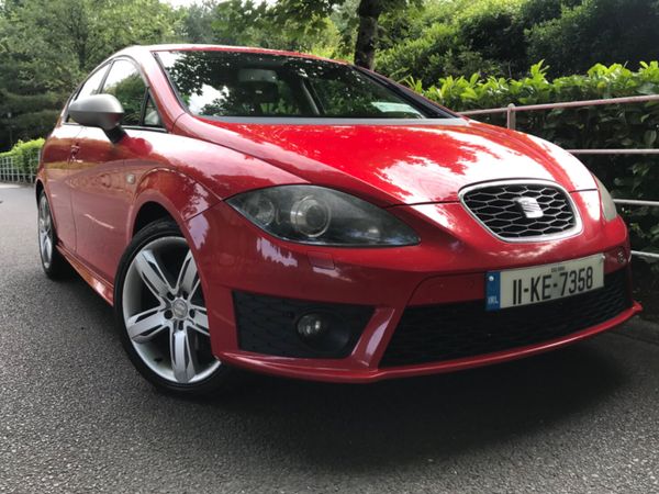 SEAT Leon Hatchback, Diesel, 2011, Red