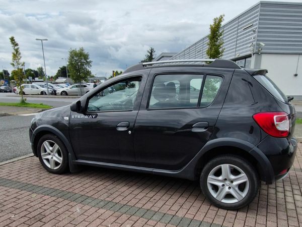 Dacia Sandero Stepway Hatchback, Diesel, 2015, Black