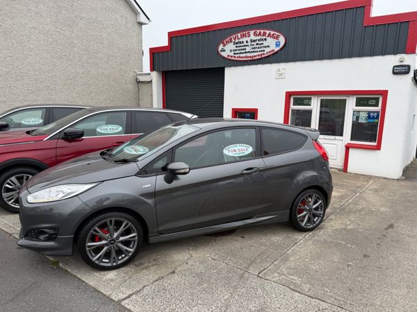 Ford Fiesta Hatchback, Diesel, 2017, Grey