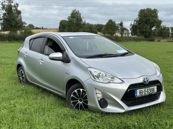 Toyota Aqua Hatchback, Petrol Hybrid, 2016, Silver