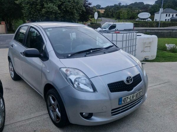 Toyota Yaris Hatchback, Petrol, 2007, Silver