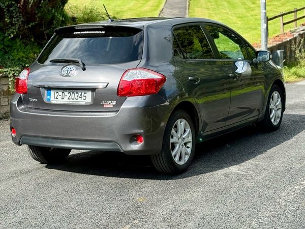 Toyota Auris Hatchback, Diesel, 2012, Grey