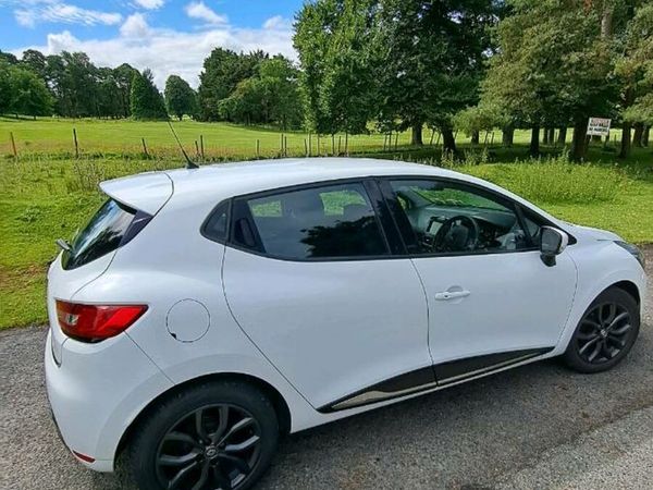 Renault Clio Hatchback, Diesel, 2018, White