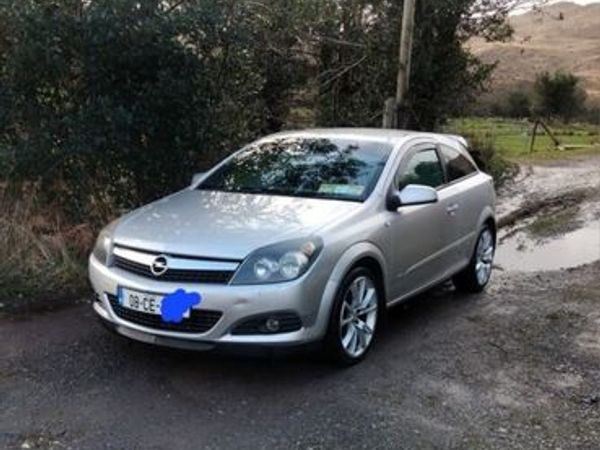 Opel Astra Hatchback, Petrol, 2008, Silver