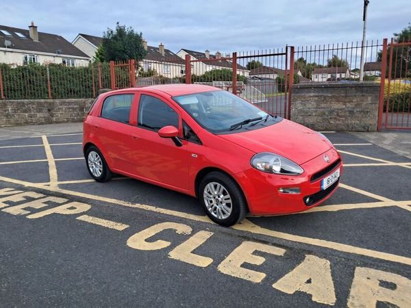 Fiat Punto Hatchback, Petrol, 2016, Red